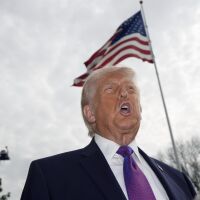 „Гледайте какво ще се случи с тези побъркани негодници днес“: Тръмп с нова заплаха към Иран