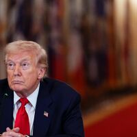 Aтака срещу танкер в Оманския залив вдигна цените на петрола, Тръмп пак нападна Европа