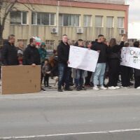 Жители на две общини в Бургаско протестират срещу лошото състояние на път