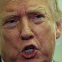 Тръмп критикува Стармър за „ужасния“ подход към Ормузкия проток