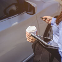 Отказаха работа на жена като брокер на имоти, защото колата ѝ е стара – произведена 2014 г.