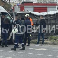 Два буса се удариха на кръстовище в Ямбол (СНИМКИ и ВИДЕО)