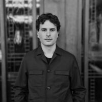 Колко струва уязвимостта: Брено Плачидо за страха, любовта и свободата да бъдеш несъвършен