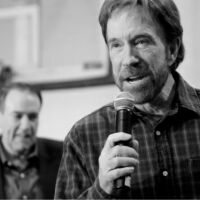 Почина емблематичната екшън звезда Чък Норис (ВИДЕО)