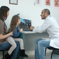 Гърция дава по 1500 евро месечно на лекари за работа на малки острови