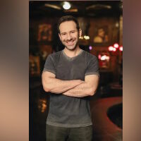 На 43 г. почина Леонид Радвински, на когото се приписва революцията в порноиндустрията