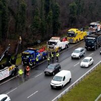 Огромна тапа: Представители на сектор „Пътна помощ“ на протест на АМ „Тракия“