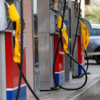 Цените на петрола спаднаха с над 6%, след като Тръмп изпрати мирен план до Иран