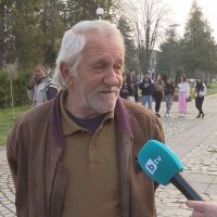 Възрастни хора вземат бързи кредити, за да си плащат сметките за ток 