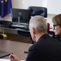 Христо Грозев ще помага на правителството в битката с хибридните заплахи по време на изборите