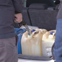 „Дизел туризъм“: Румънци зареждат у нас, а българи - в Северна Македония. Пълнят се и туби