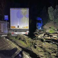 Шофьор на тир с близо 2 промила предизвика тежка катастрофа в Каспичан