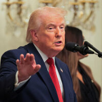 Доналд Тръмп: Съгласно искане на иранското правителство, спирам периода на унищожаване на енергийната централа до 6 април