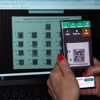 Вот, но само с чужда помощ: Защо и сега хора с увредено зрение няма да могат да гласуват сами? 