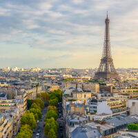 „Не на кралете“ превзе Париж: Протест срещу Тръмп и войната в Близкия изток