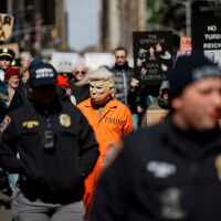 От САЩ до Европа: „Без крале“ обедини милиони срещу режима на Тръмп (СНИМКИ)