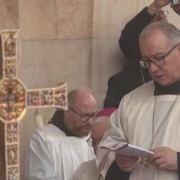 Заради войната с Иран: Израелската полиция прекъсна службата на Божи гроб за католическата Цветница