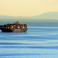 Снаряди паднаха в морето близо до гръцки кораб