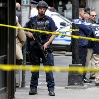 Ученик стреля срещу учител и се самоуби в гимназия в Тексас