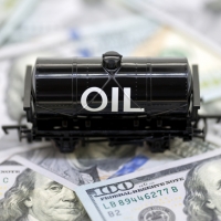 Петролът избухна: Брент скочи с 10% след ударите срещу Иран