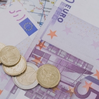 31-годишен мъж, плащал с фалшиви банкноти по 100 евро, ще лежи в затвора година