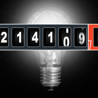 Високите сметки за ток предизвикаха проверка на КЗП в трите електроснабдителни дружества