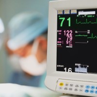 Извършиха първата в света трансплантация на белодробна артерия 