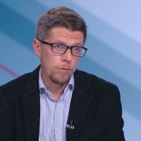 Илияна Йотова подписа указ за освобождаването на Стоил Цицелков