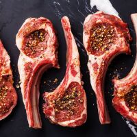 Първи Великден в евро: И празникът поскъпва - агнешкото и яйцата са с по-високи цени