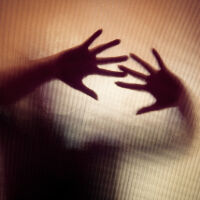 58-годишен мъж преби дъщеря си и майка си. Заплашил, че ще убие детето си