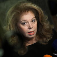 Водени ли са разговори да се кандидатира за президент? Илияна Йотова отговори