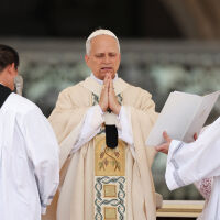 Защо будува и какво прави папата в 3 часа през нощта?