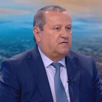 Кой е Хасан Адемов - новият министър на труда и социалната политика в служебния кабинет на Андрей Гюров?