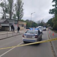Жена нападна с нож случайни минувачи във Варна