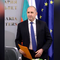 Румен Радев: Държавата няма да се меси на пазара, но без регулации пазарът се провръща в джунгла