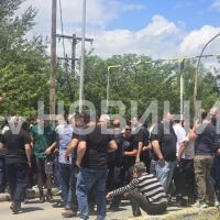 Сблъсъци с полицията на „Кулата – Промахон“ при опит на гръцките фермери да блокират пункта (СНИМКИ)