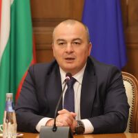 Министър Абровски създава работна група за произхода на суровината в млечните продукти