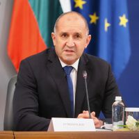 Нов импулс на политическия диалог: Румен Радев се среща с Фридрих Мерц в Берлин
