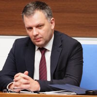 Заради „фрапиращи практики" министърът на правосъдието отстранява директора на Агенцията по вписванията
