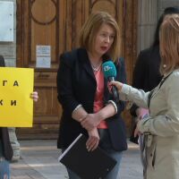 Протест в Пловдив заради забавен ремонт на гимназия