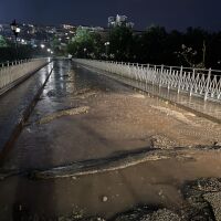 Пороен дъжд над Велико Търново наводни част от града и села в района (СНИМКИ и ВИДЕО)
