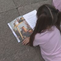 Книги на две колела: Ретро мотоциклет превърна пловдивски паркове в библиотеки
