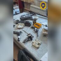 ГДБОП арестува мъж и жена за незаконно притежаване и производство на оръжия  (СНИМКИ и ВИДЕО)