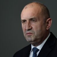 Румен Радев към Марк Рюте: България има важен принос за сигурността на НАТО