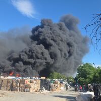РИОСВ-Стара Загора започва допълнителни измервания на качеството на въздуха заради пожара в склад