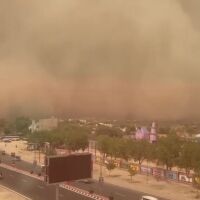 Мощна пясъчна буря закри небето над пет области в Индия (ВИДЕО)