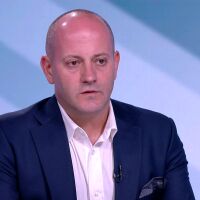 Синът на Радан Кънев е бил задържан в 6-то РПУ за притежание на марихуана