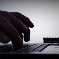 Мащабна операция в Тирана: Албански кол центрове атакували клиенти в 6 държави