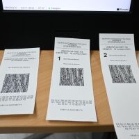 Радев призова за 100% машинен вот - как реагираха партиите в парламента?