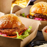 Без улични реклами на хамбургери, круизи, дизелови автомобили или полети до далечни дестинации в Амстердам